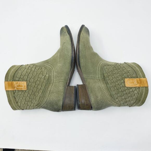 Diba True Sage Green Suede Free Pass Western Ankle Booties Women's Sz 9 Pull On - Picture 5 of 9